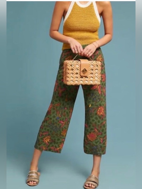 ett:twa Pants - Anthropologie Olive Floral & Butterfly Relaxed Pants. Size XS